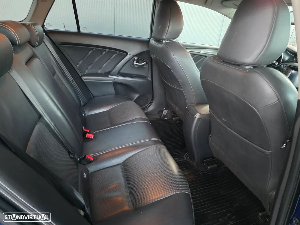 Toyota Avensis Touring Sports 1.6 D-4D Luxury+GPS - 8