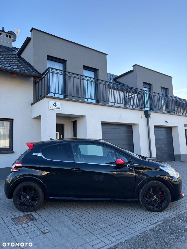 Peugeot 208 1.6 THP GTi - 2