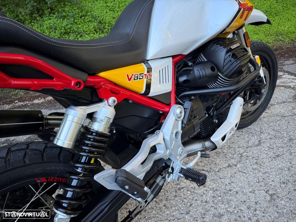 Moto Guzzi V85 TT - 16