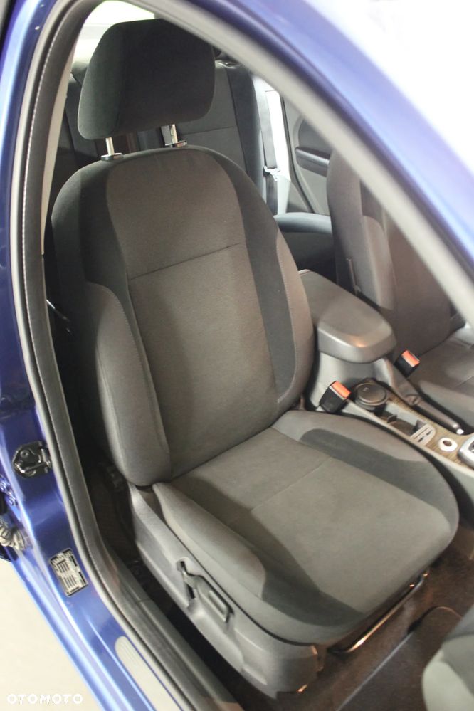 Ford Focus 2.0 Ghia - 23