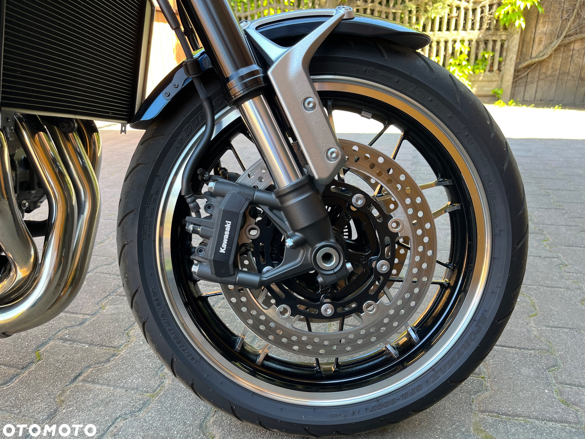 Kawasaki Z 900 RS - 11