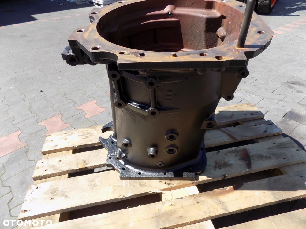 Massey Ferguson 6480 6465 6475 7618 7480  zwolnica tył obudowa mostu skrzyni - 7