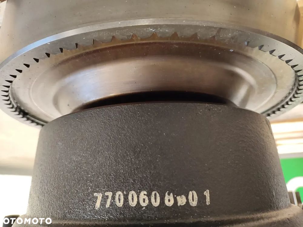 Zwolnica 7700607902 Zwrotnica 7600645001 7700608601 Massey Ferguson 8690 - 17