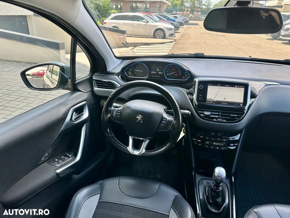 Peugeot 2008 - 9