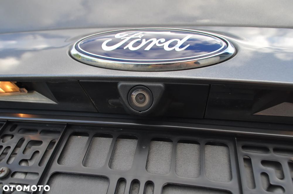 Ford Kuga 2.0 TDCi 2x4 Titanium - 14