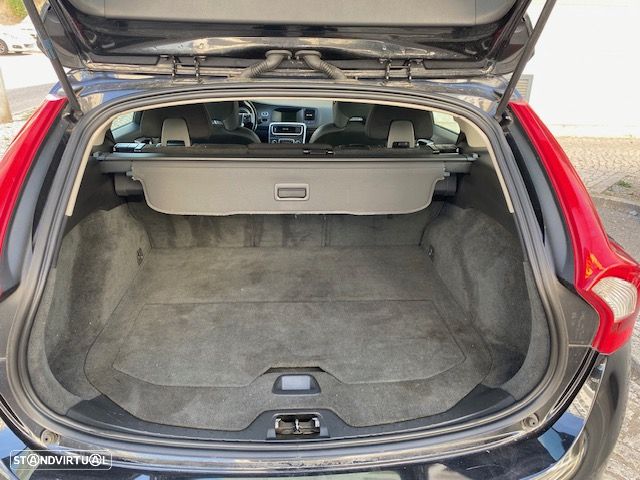 Volvo V60 2.0 D3 Momentum Start/Stop - 12
