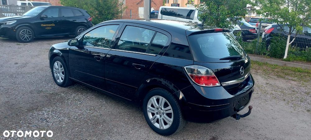 Opel Astra 1.6 Design Edition - 10