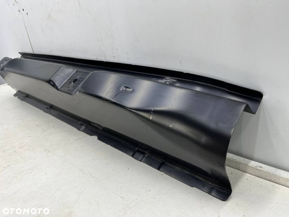 Ćwiartka Mercedes Sprinter w906 Crafter 06-19r. pas tylny próg bagażnika poszycie wanna prawa część - 10