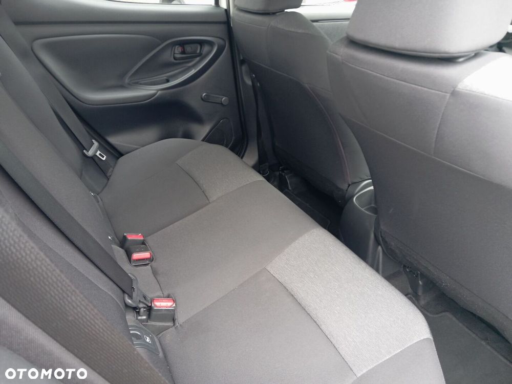 Toyota Yaris - 13