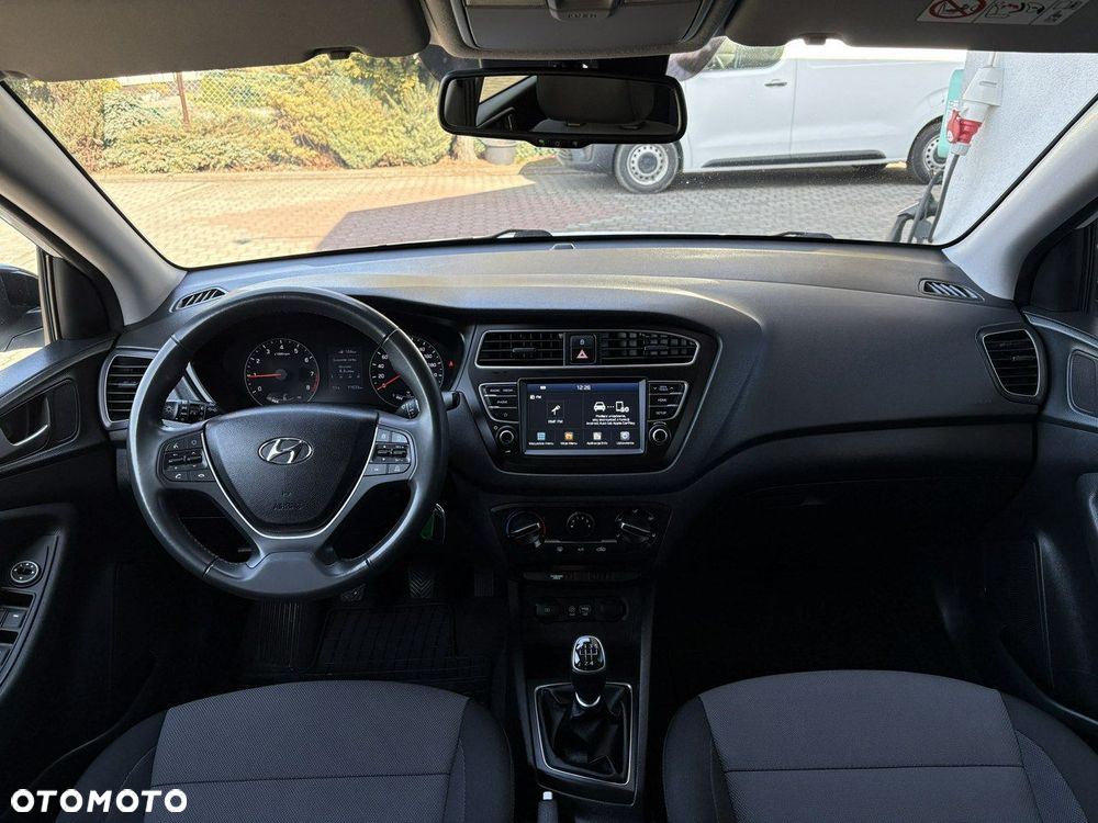 Hyundai i20 - 12