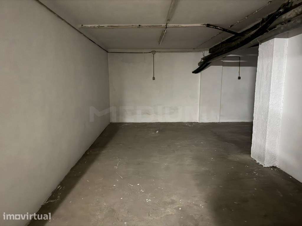Garagem fechada no centro da cidade - Grande imagem: 4/5