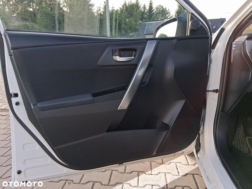 Toyota Auris - 17