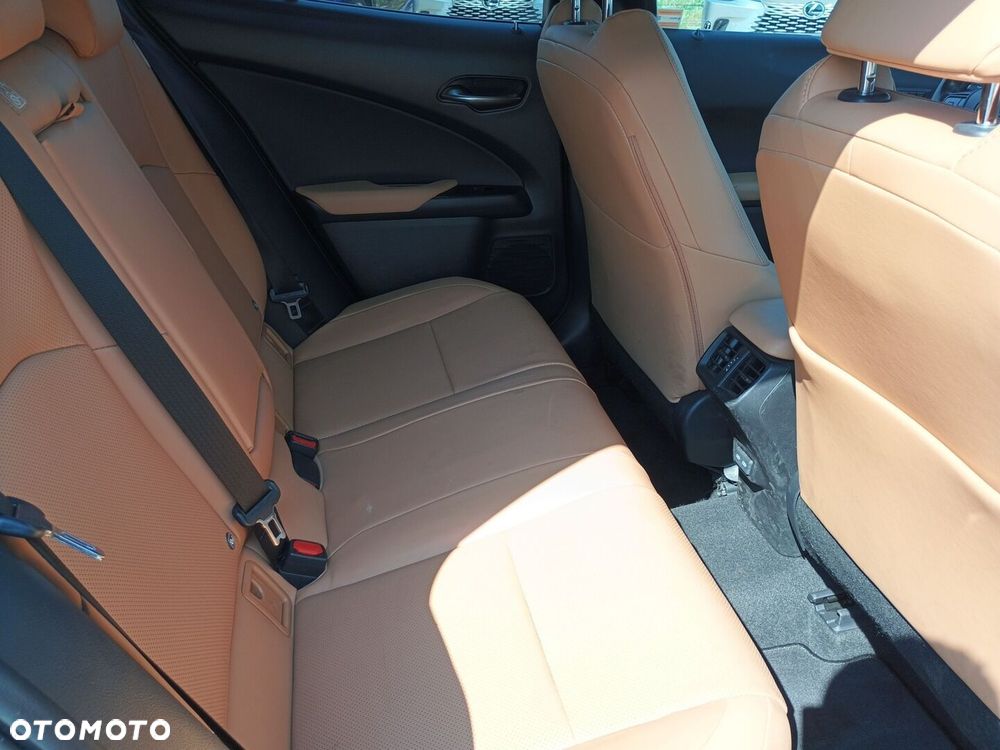 Lexus UX - 11