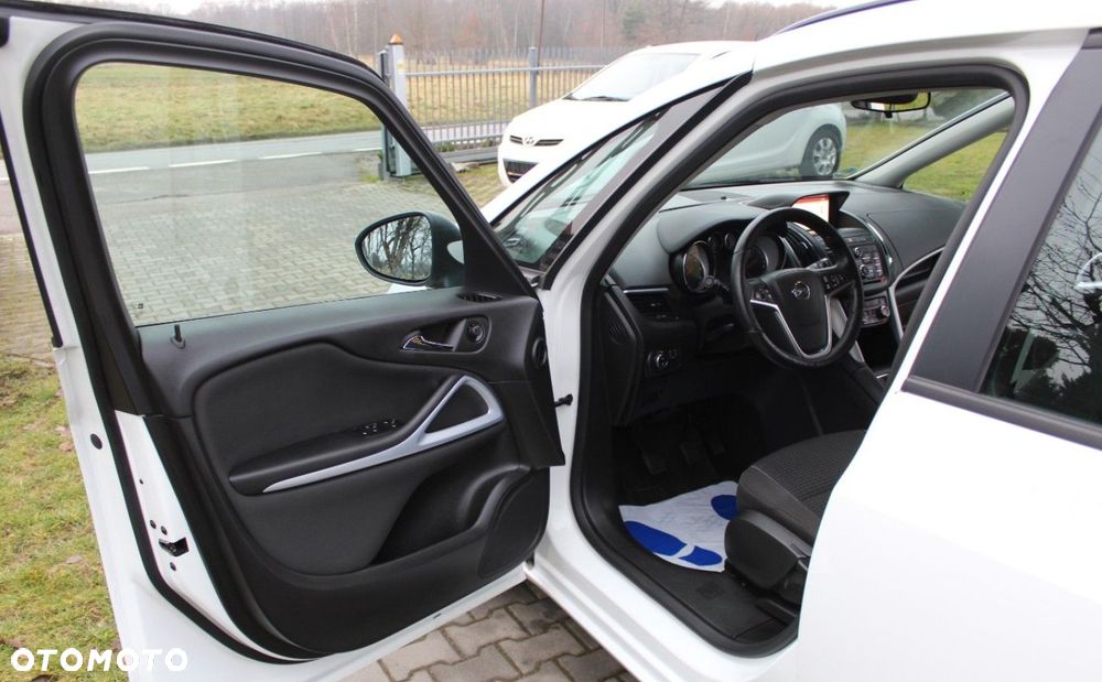 Opel Zafira - 10