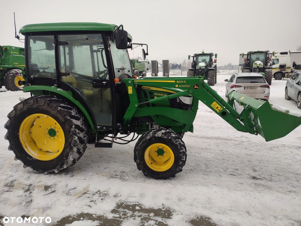 John Deere 4066M - 4