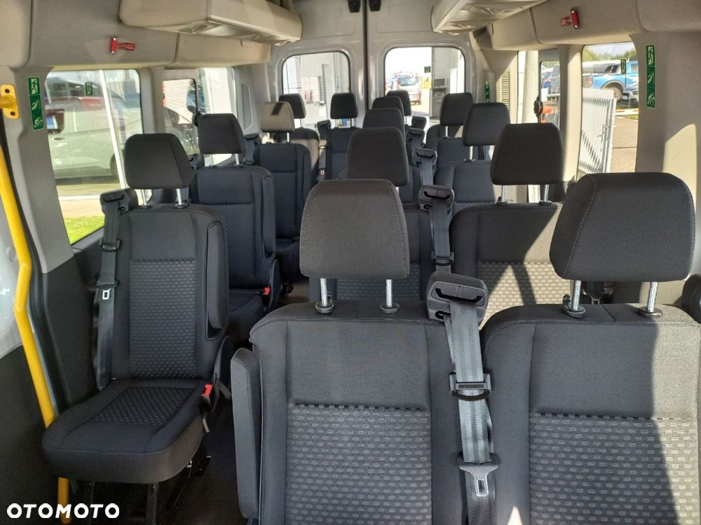 Ford Transit autobus - 12