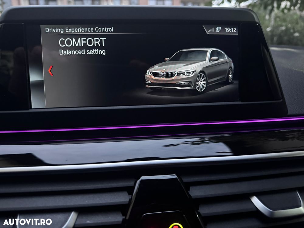 BMW Seria 5 520d xDrive AT - 12