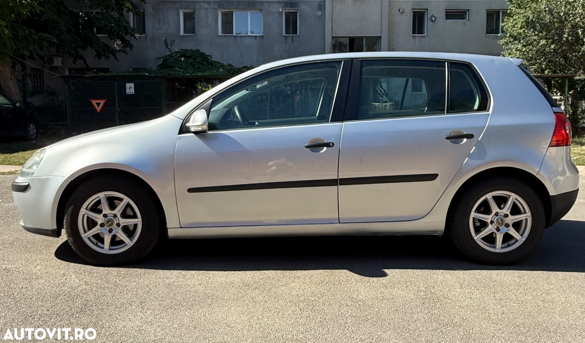 Volkswagen Golf 1.9 TDI Comfortline - 4