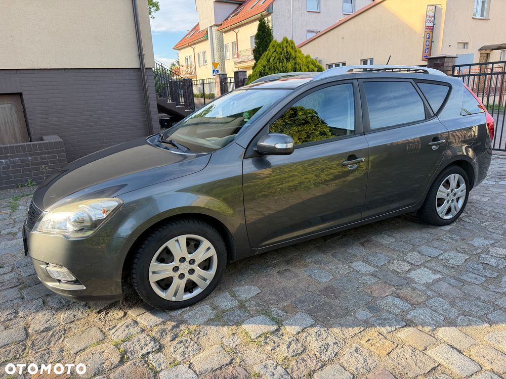Kia Ceed 1.6 CRDi 90 ISG Spirit - 2