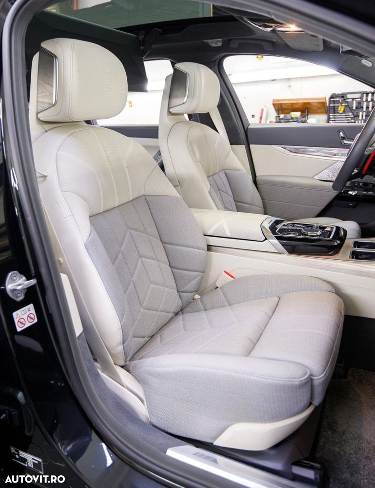 BMW M7 M760e xDrive AT PHEV - 14