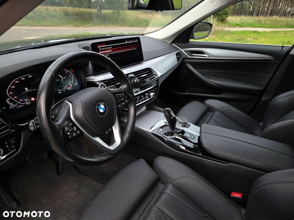 BMW Seria 5 520d - 13
