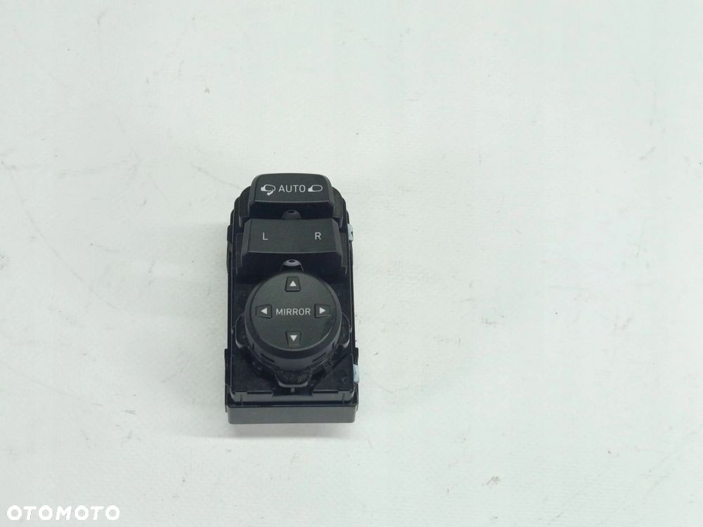 Przełącznik lusterek Przód strona lewa Hyundai i30 III 93530G3030 - 1
