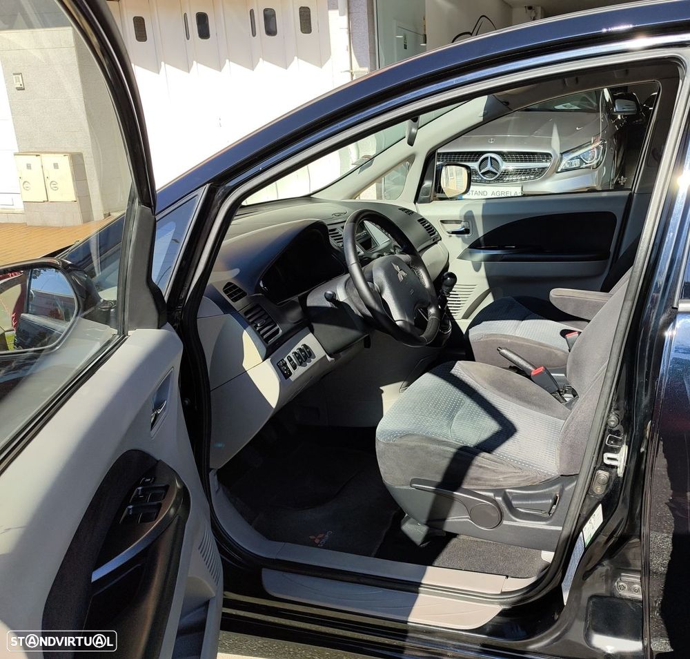 Mitsubishi Grandis 2.0 DI-D Sport - 8