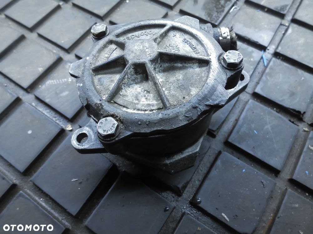 POMPA VACUM BMW E46 2.0D 136KM 2249939 POSIADAM 2 SZT - 1
