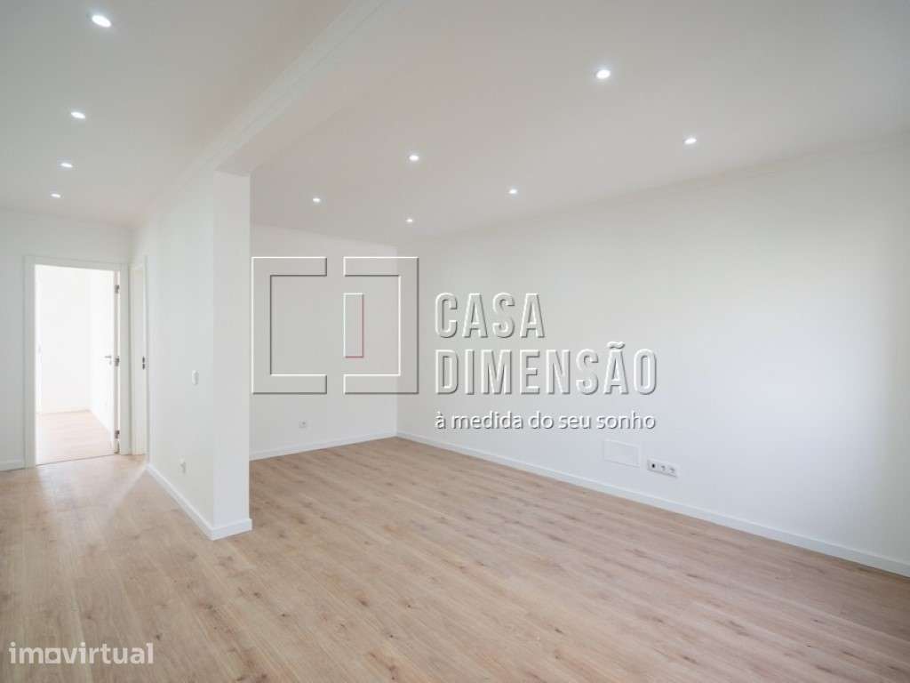 Apartamento de tipologia T2, em fase de Remodelação, em Odivelas!! - Grande imagem: 4/27