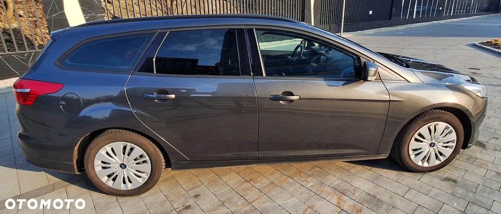 Ford Focus 1.0 EcoBoost Trend - 9