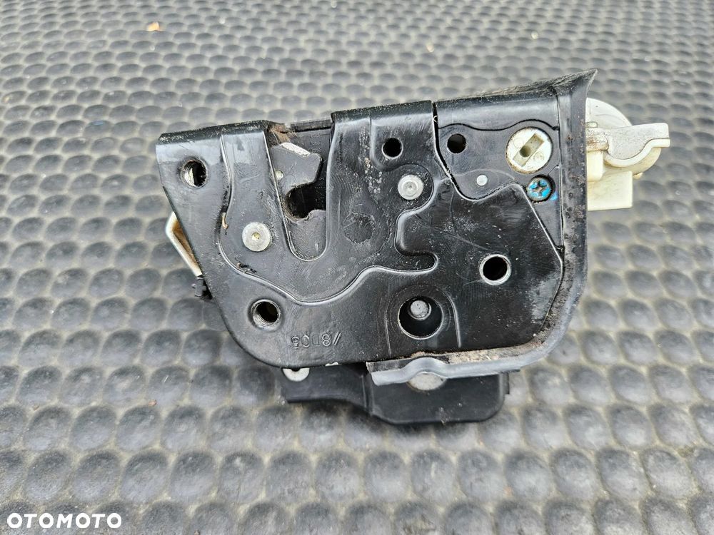 Zamek Drzwi 4F1837015 4F1837016 Rygiel Lewy Prawy Przod Przedni Europa Audi A6 C6 A3 8P - 30