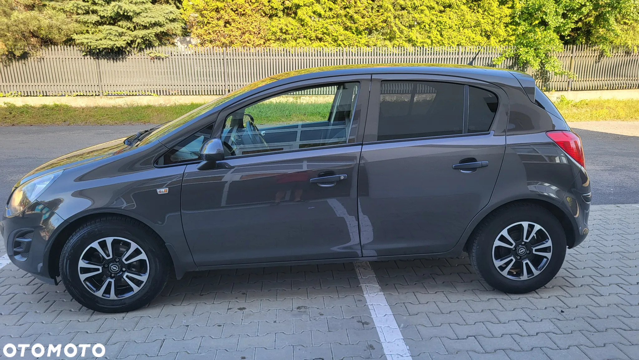 Opel Corsa 1.2 16V Enjoy - 8
