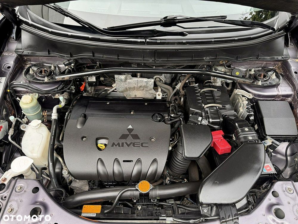 Mitsubishi Outlander - 16