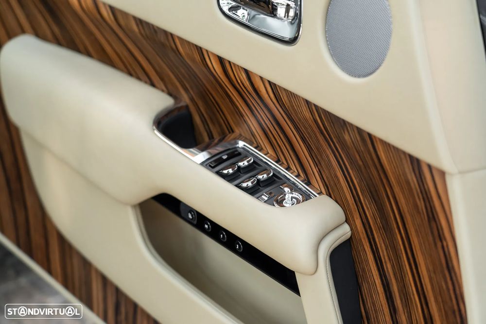 Rolls Royce Wraith 6.6 Twin-Turbo V12 - 16