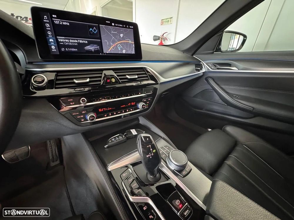 BMW 520 e Pack M - 24