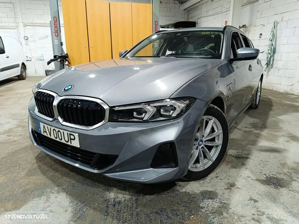 BMW 320 e Touring Auto - 1