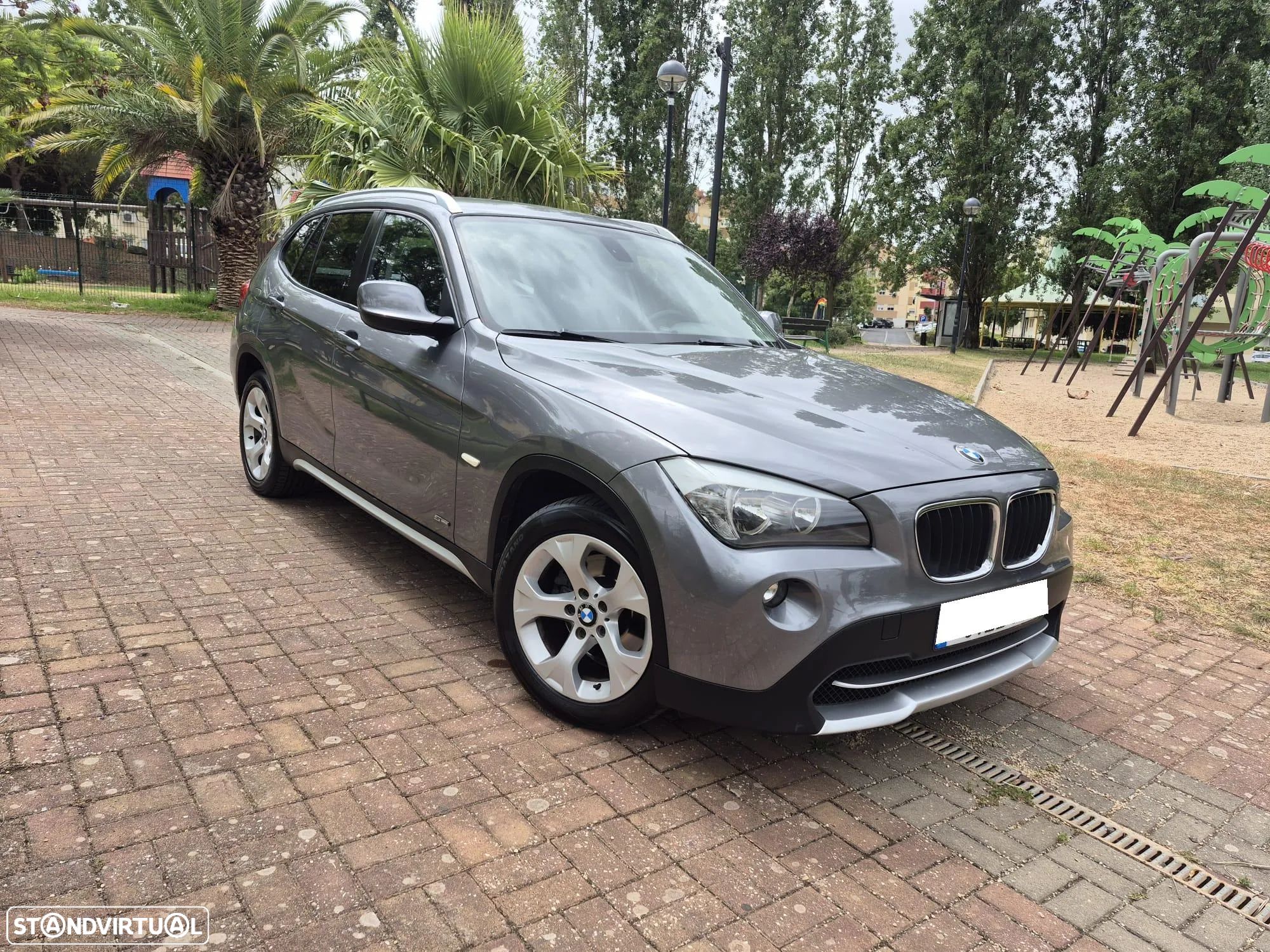 BMW X1 18 d sDrive - 1