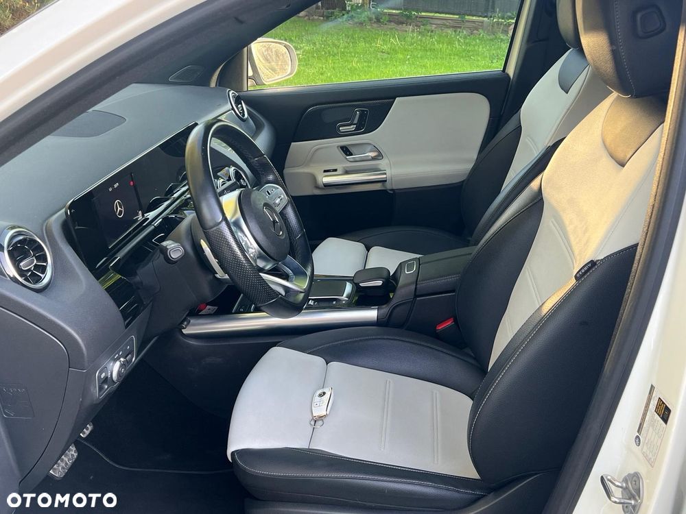 Mercedes-Benz GLA 250 4-Matic - 11