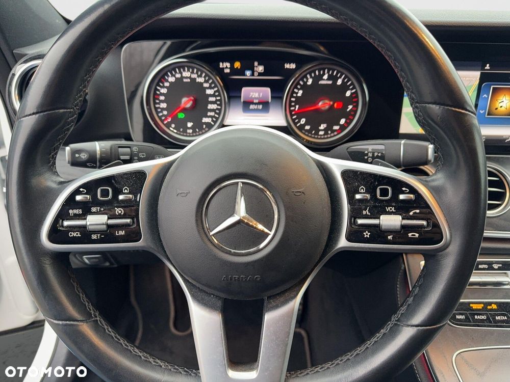 Mercedes-Benz Klasa E 200 4-Matic 9G-TRONIC - 12