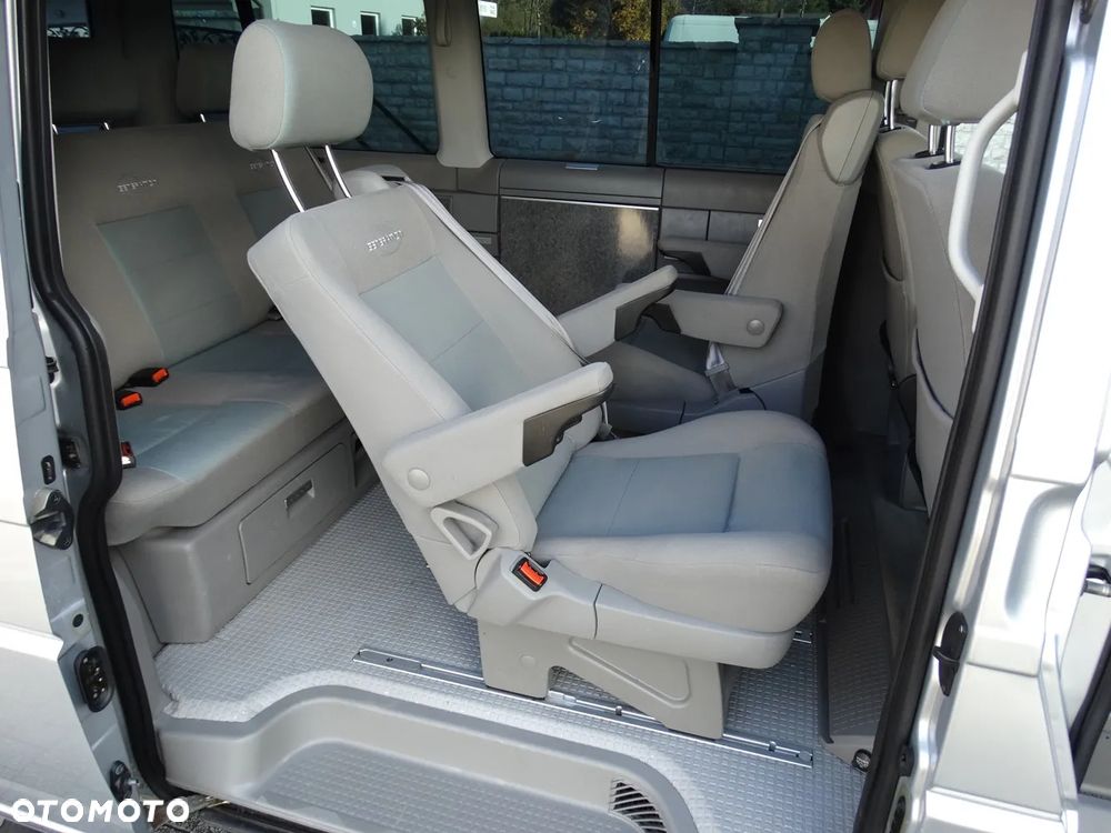 Volkswagen Multivan TDI - 17