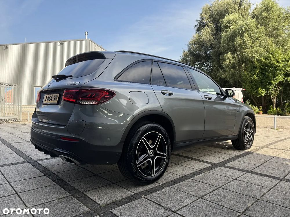 Mercedes-Benz GLC 300 e 4-Matic - 15