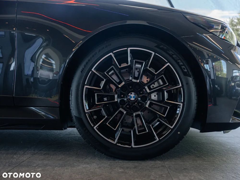 BMW M5 xDrive - 6