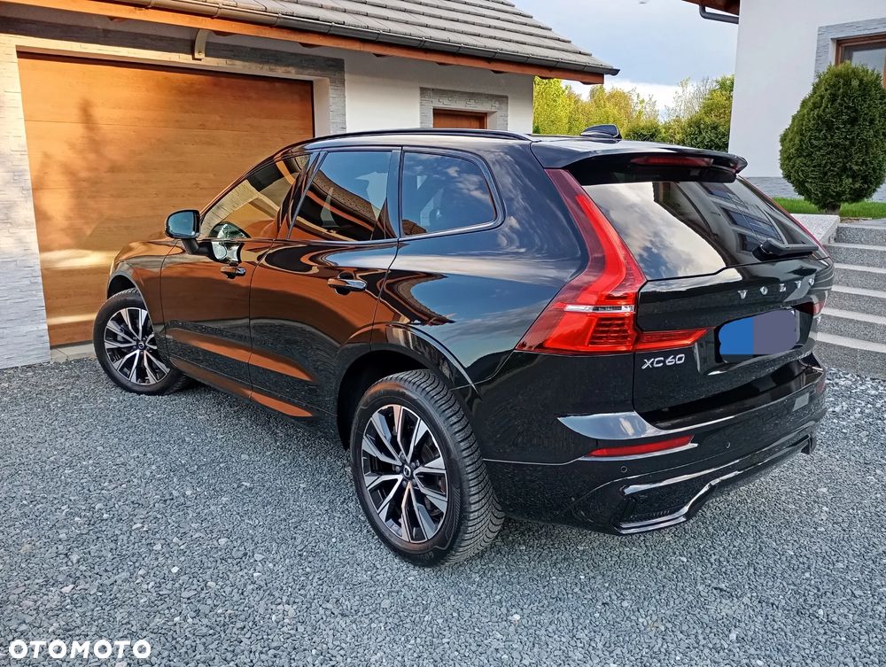 Volvo XC 60 B4 D AWD Ultimate Dark - 4