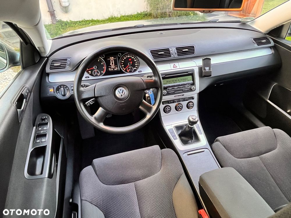 Volkswagen Passat - 20