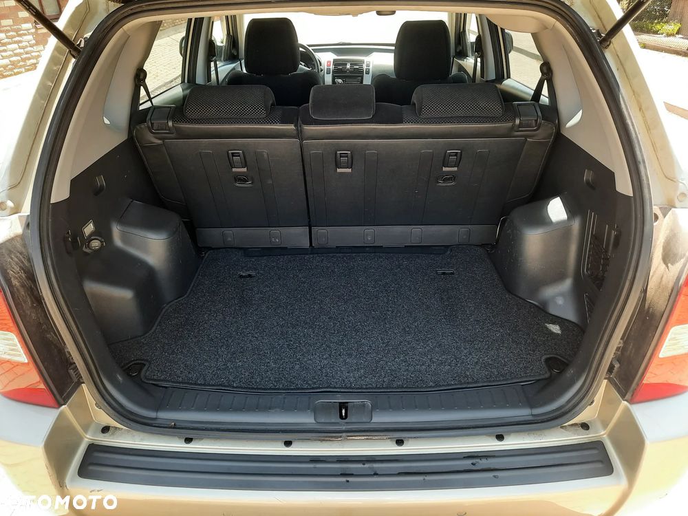 Hyundai Tucson 2.0 2WD GLS Style - 18