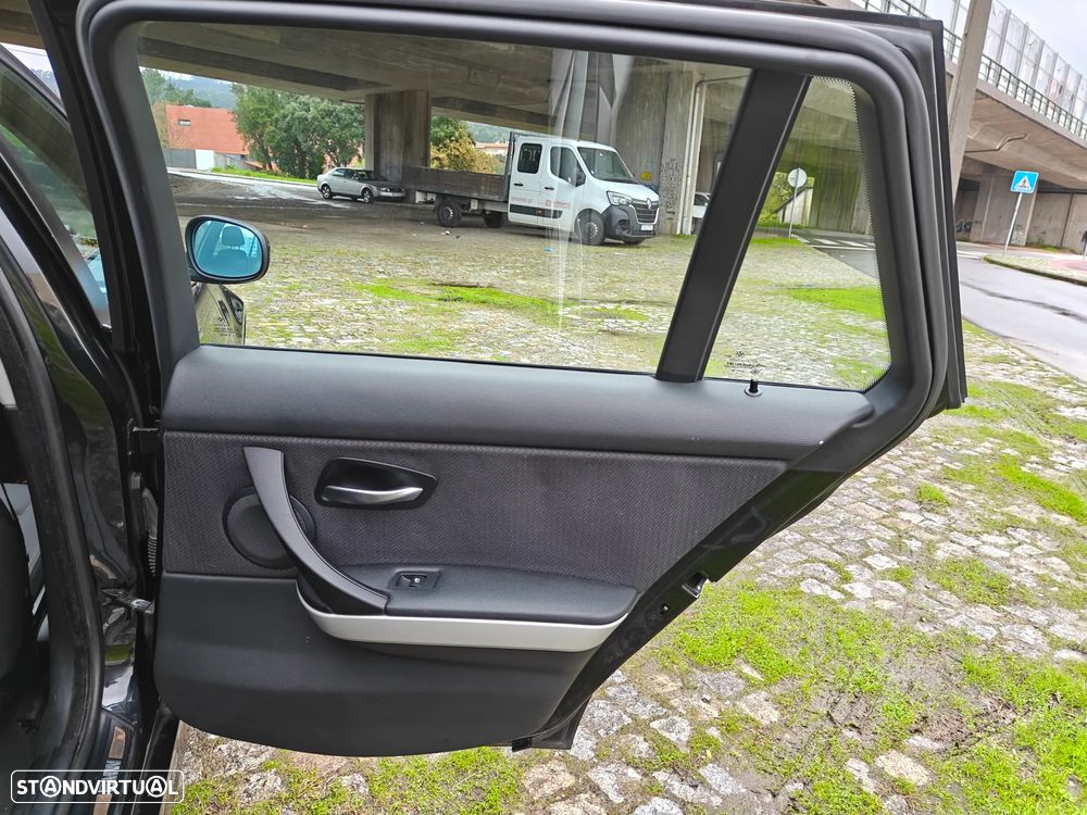 BMW 320 d Touring - 18