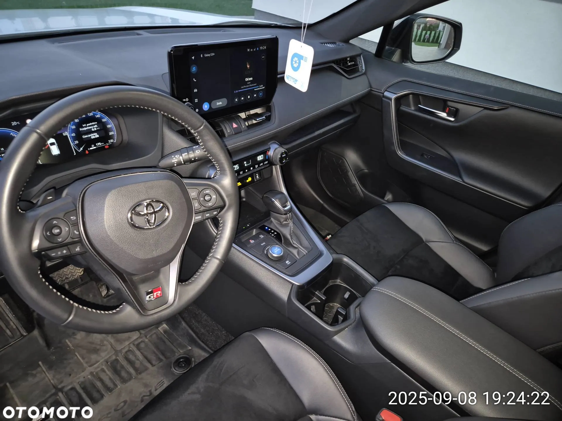 Toyota RAV4 - 11