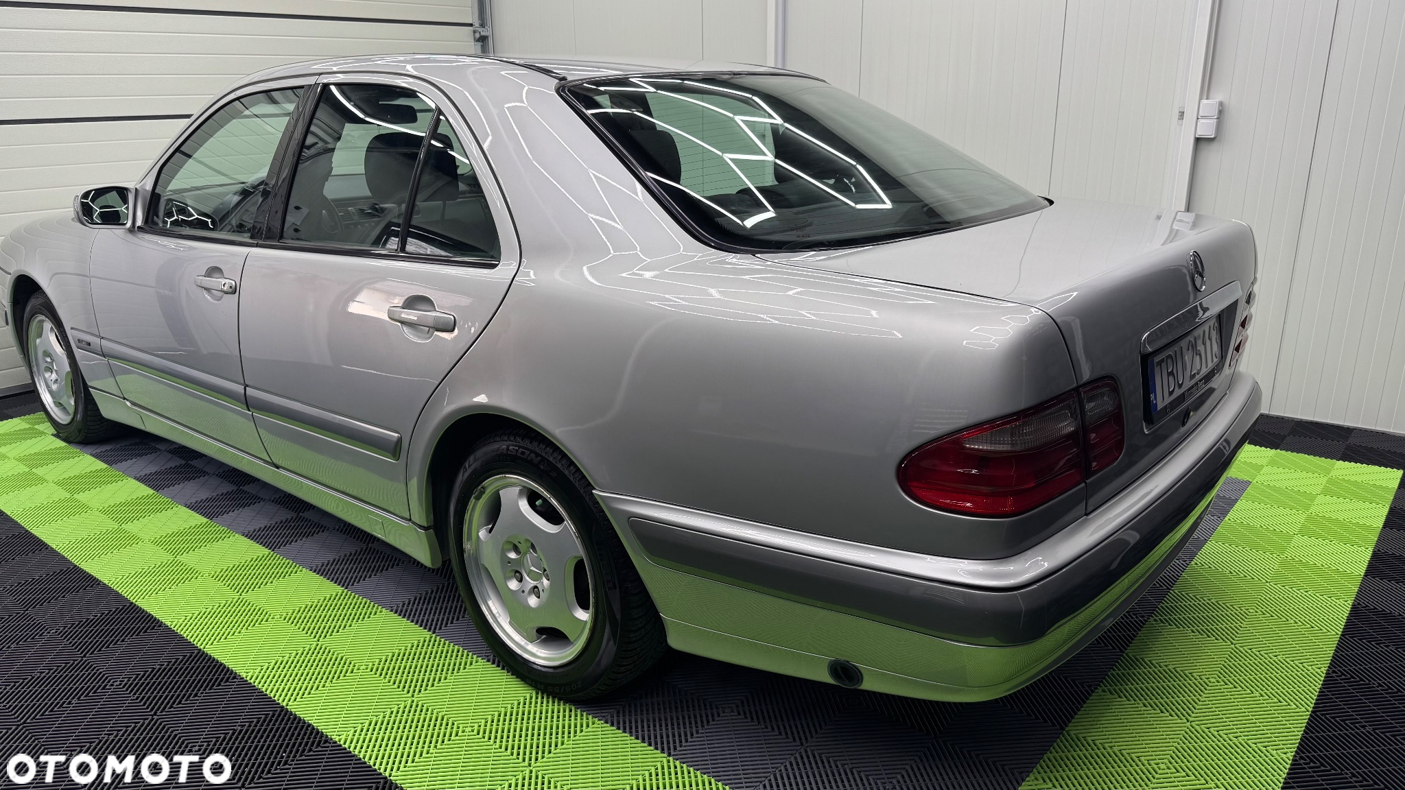 Mercedes-Benz Klasa E 200 Kompressor Classic - 30