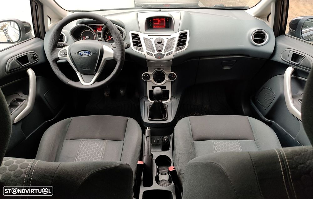 Ford Fiesta 1.25 Techno - 13