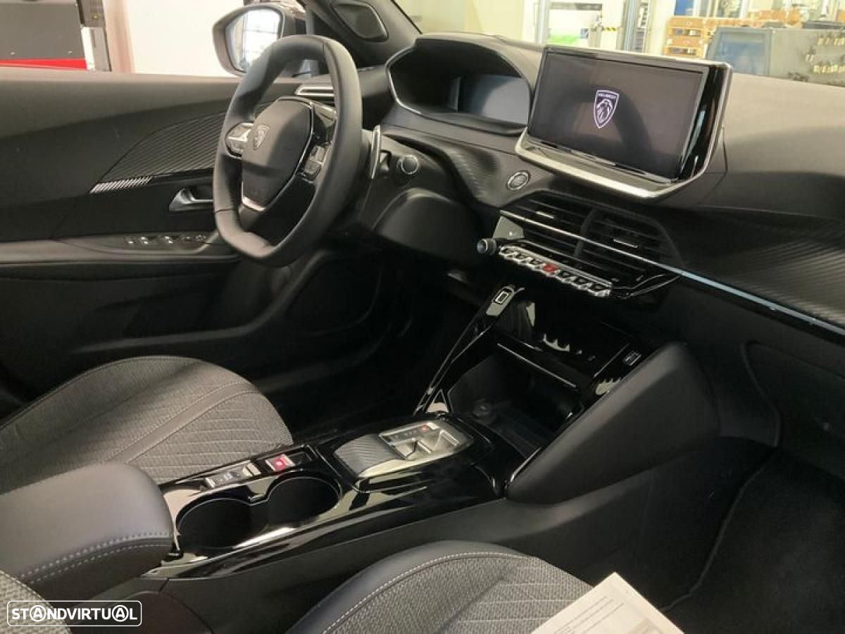 Peugeot 2008 1.2 PureTech Allure EAT8 - 16